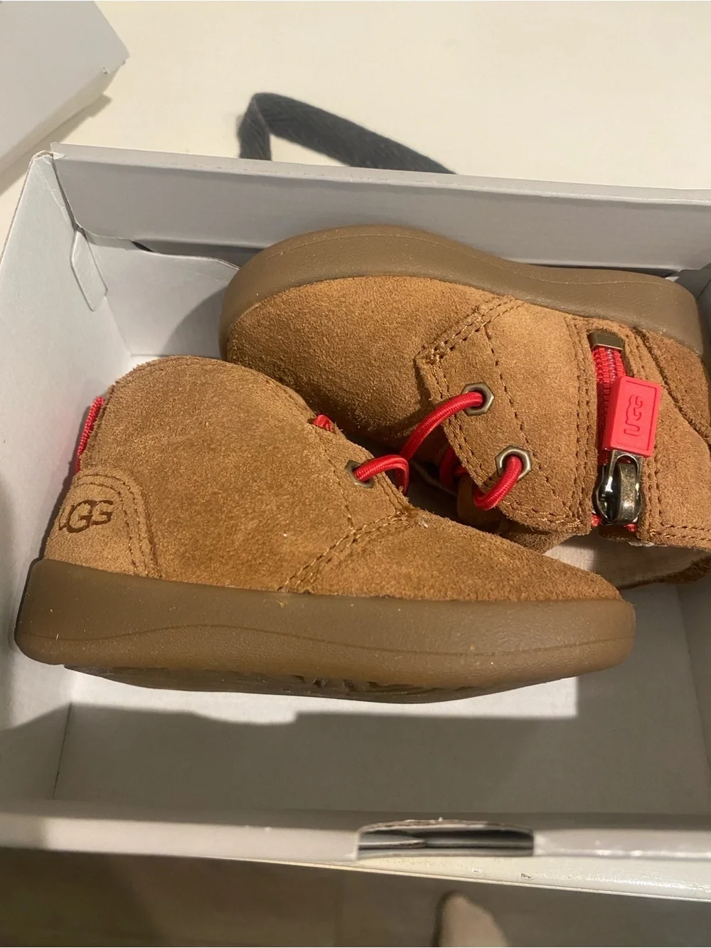 UGG infant Baby Chestnut Suede Lined Ankle Booties Red Lace New 6-12 months
